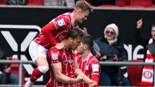 Bristol City 1-0 Swansea City: Rob Dickie header sees Robins end losing streak