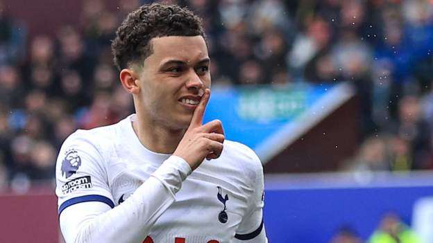 Aston Villa 0-4 Tottenham Hotspur: Visitors close on Champions League spot