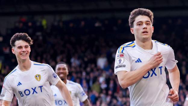 Leeds United: Daniel James and Daniel Farke play down importance of Championship top spot