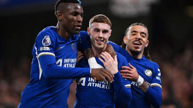 Palmer scores twice in injury time as Chelsea beat Man Utd