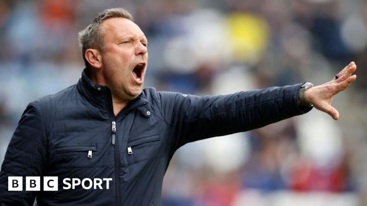 Huddersfield Town manager Andre Breitenreiter criticises players