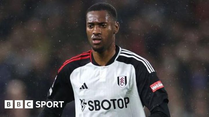 Tosin Adarabioyo: Chelsea hold talks with Fulham defender