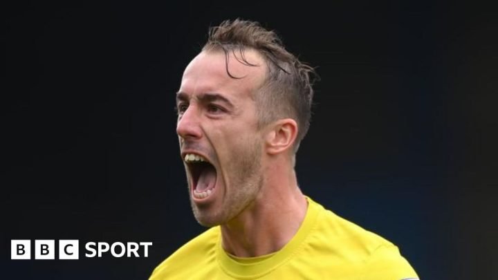 Alex Cairns: Leeds United re-sign goalkeeper from Salford City
