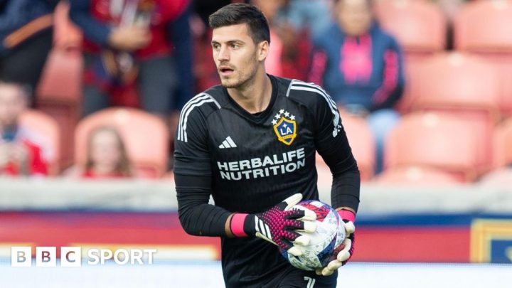 Jonathan Bond: Goalkeeper rejoins Watford following spell in US