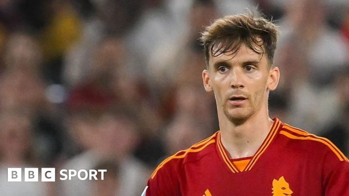 Diego Llorente: Leeds United defender joins Real Betis