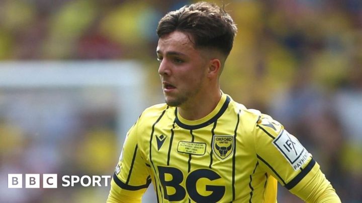 Oxford United: Cameron Brannagan and Tyler Goodrham sign new deals