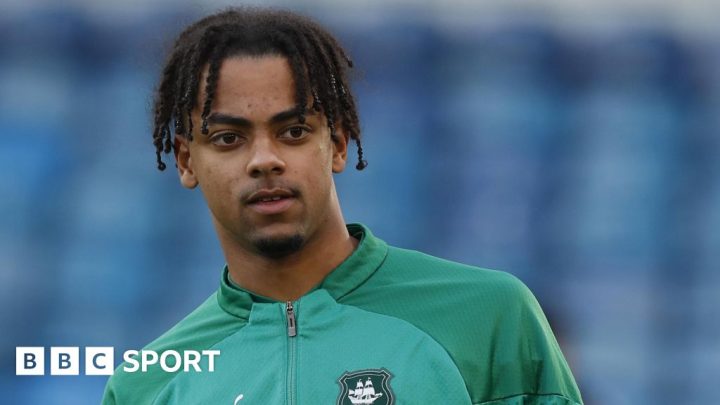 Freddie Issaka: Plymouth Argyle youngster agrees new contract