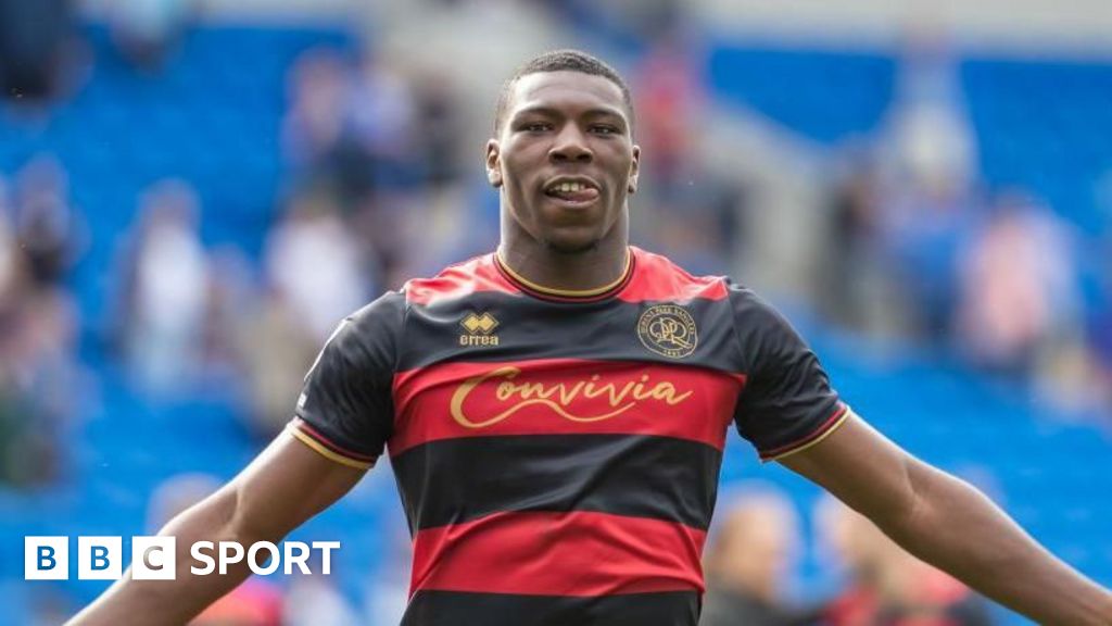 Sinclair Armstrong: Bristol City sign QPR forward Sinclair Armstrong: Bristol City sign QPR forward