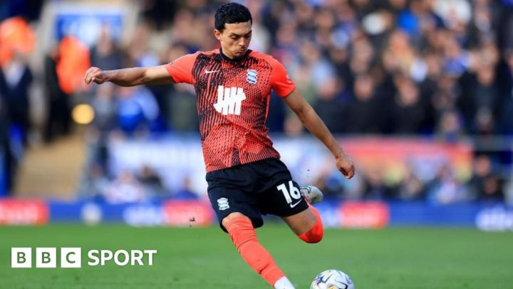 Andre Dozzell: Portsmouth sign former QPR midfielder