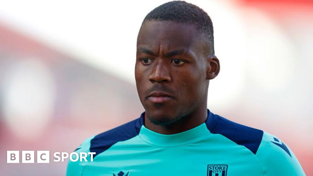 Blondy Nna Noukeu: Sunderland sign former Stoke goalkeeper