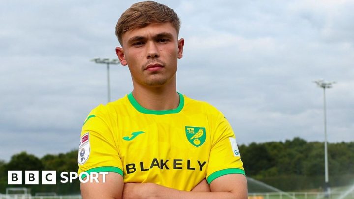 Callum Doyle: Norwich sign Man City prospect on season-long loan
