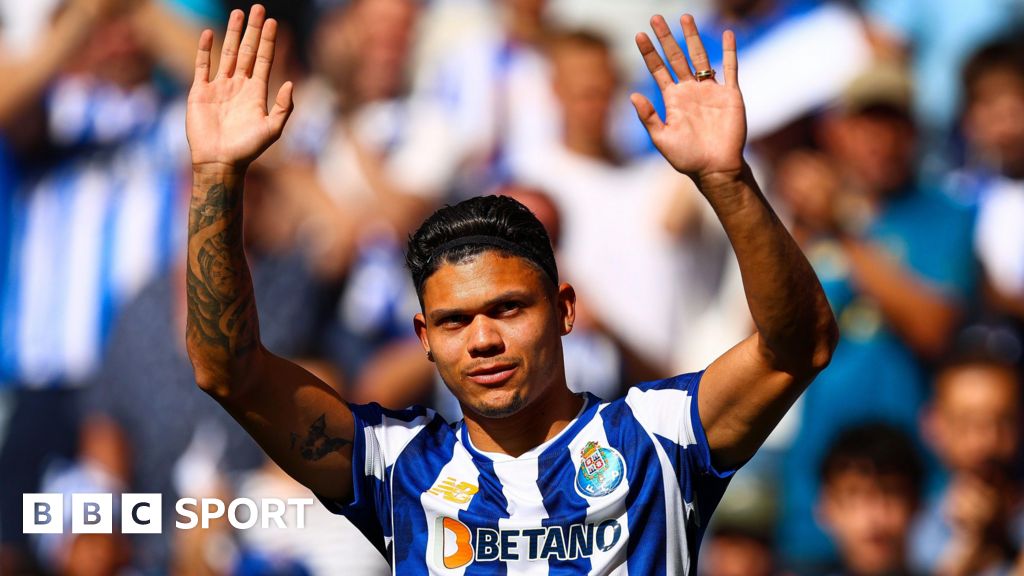 Evanilson: Bournemouth agree club record deal for Porto striker Evanilson: Bournemouth agree club record deal for Porto striker