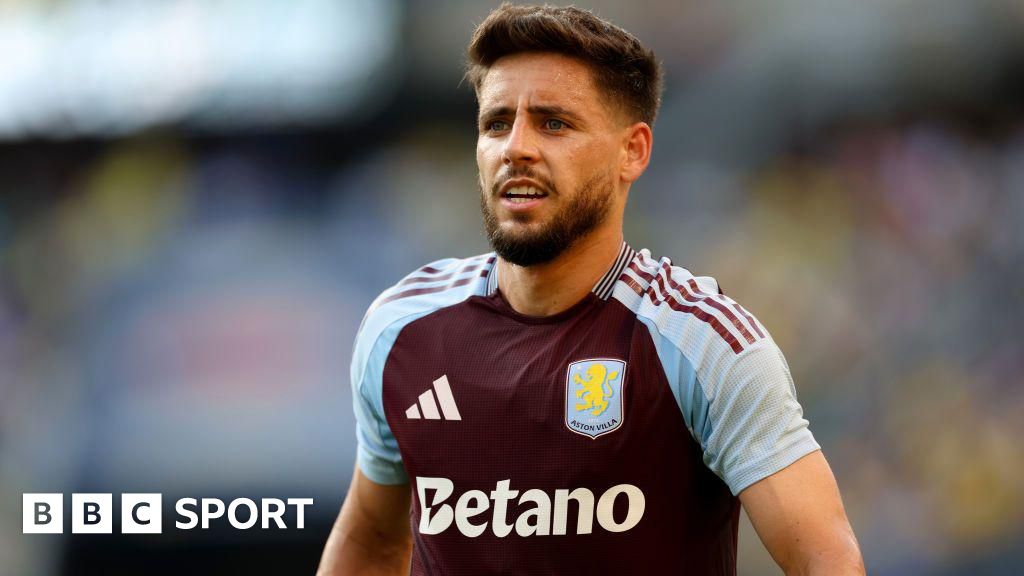 Nottingham Forest sign Alex Moreno from Aston Villa on season-long loan Nottingham Forest sign Alex Moreno from Aston Villa on season-long loan