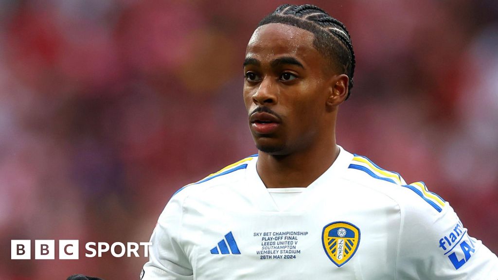 Crysencio Summerville: West Ham complete deal for Leeds forward Crysencio Summerville: West Ham complete deal for Leeds forward