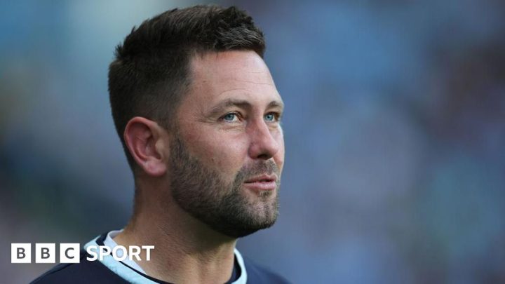 Oxford United: Des Buckingham staying grounded despite good start