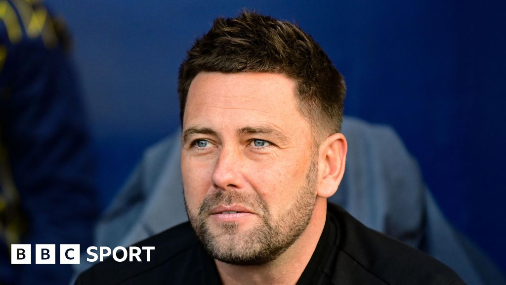 Oxford United: Des Buckingham opens up about ‘dark days’ Oxford United: Des Buckingham opens up about ‘dark days’