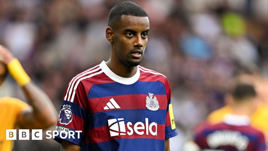 Alexander Isak: Newcastle striker an injury doubt for Premier League match against Fulham Alexander Isak: Newcastle striker an injury doubt for Premier League match against Fulham