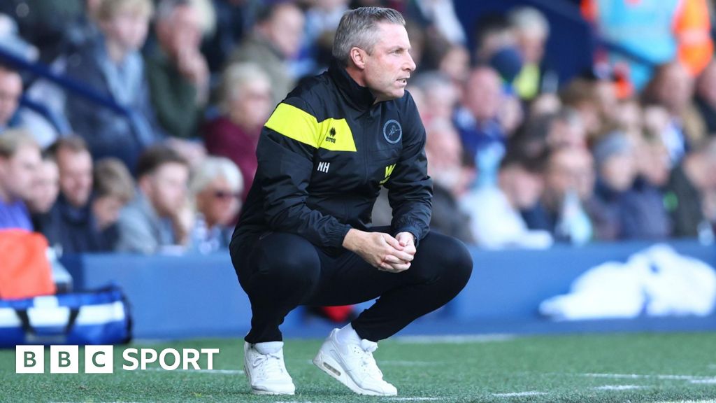 Neil Harris: Stats show Millwall should be in Championship top four, Lions boss says Neil Harris: Stats show Millwall should be in Championship top four, Lions boss says