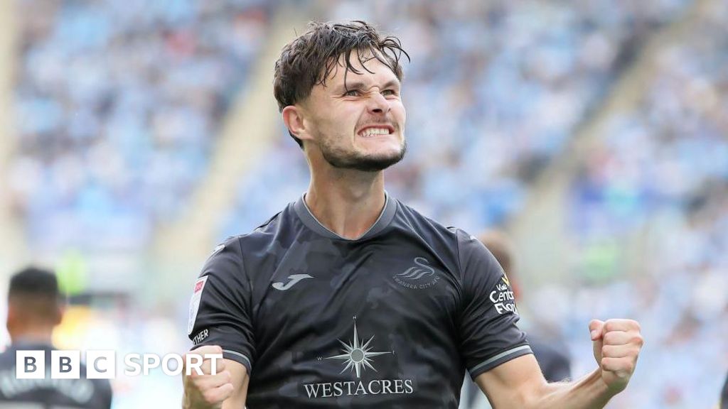 Liam Cullen: Wales striker agrees new Swansea City contract Liam Cullen: Wales striker agrees new Swansea City contract