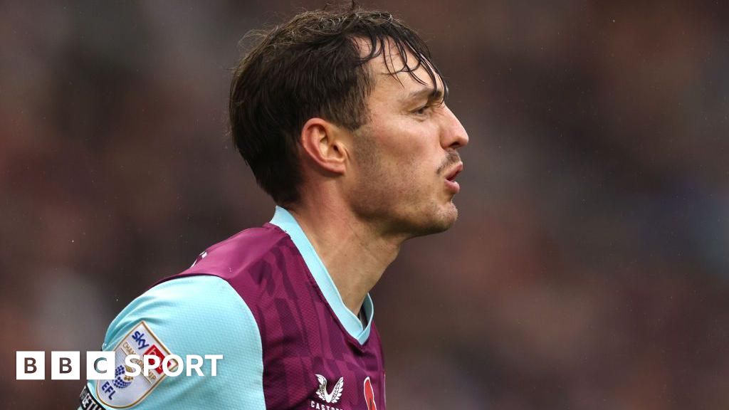 Connor Roberts: Swansea City boss Luke Williams hails ‘incredible’ Burnley right-back Connor Roberts: Swansea City boss Luke Williams hails ‘incredible’ Burnley right-back