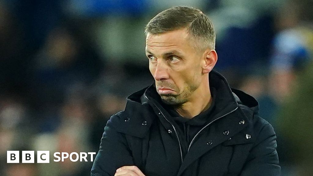 Everton 4-0 Wolves: Fans turn on Gary O’Neil with ‘sacked in the morning’ chant Everton 4-0 Wolves: Fans turn on Gary O’Neil with ‘sacked in the morning’ chant