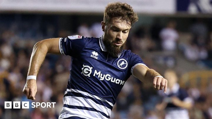 Tom Bradshaw: Millwall striker would be ‘great’ for Oxford United