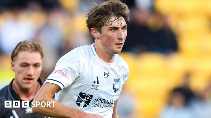 Hayden Matthews: Portsmouth sign Australia defender from Sydney FC