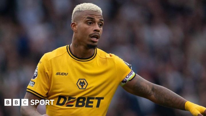 Mario Lemina: Galatasaray negotiating transfer with Wolves