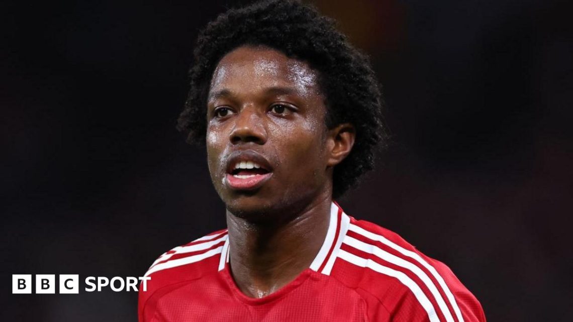 Tyrell Malacia: Manchester United defender close to joining PSV Eindhoven on loan Tyrell Malacia: Manchester United defender close to joining PSV Eindhoven on loan