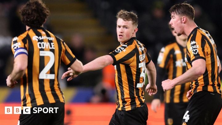 Hull City 2-1 Oxford United: Hull fightback extends Oxford’s winless league run