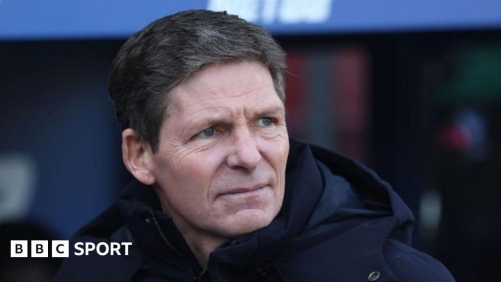 Oliver Glasner: Crystal Palace open new contract talks with manager