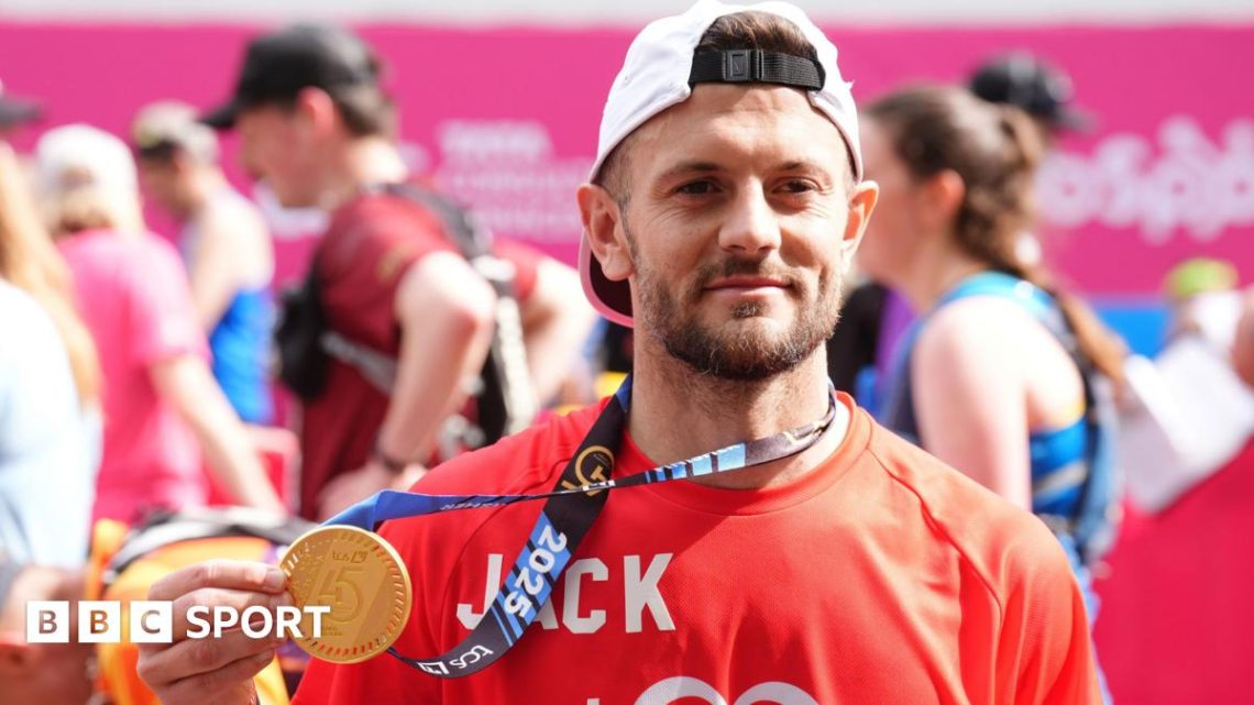 Jack Wilshere: Norwich interim boss completes London Marathon Jack Wilshere: Norwich interim boss completes London Marathon