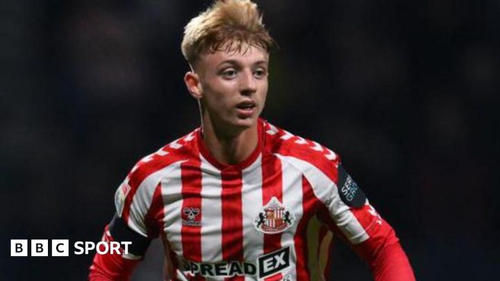 Tom Watson: Brighton agree £10m deal to sign Sunderland winger