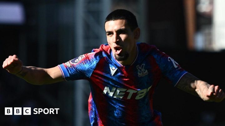 Crystal Palace 2-1 Brighton: Three sent off as Daniel Munoz gives hosts win