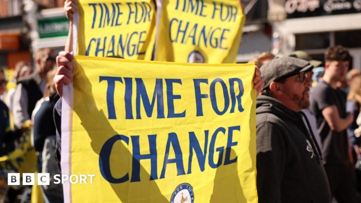 Tottenham fans protest against owners Enic and chairman Daniel Levy