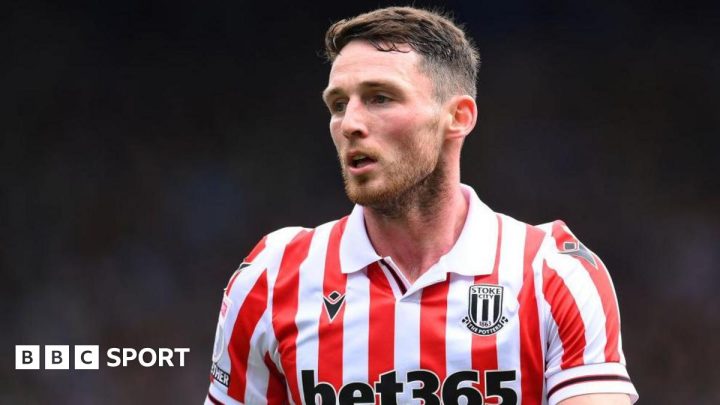 Stoke City release Jordan Thompson and extend Lewis Baker deal
