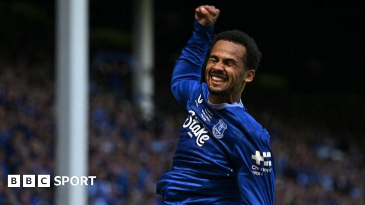 Everton 2-0 Southampton: Toffees mark Goodison Park farewell with simple win