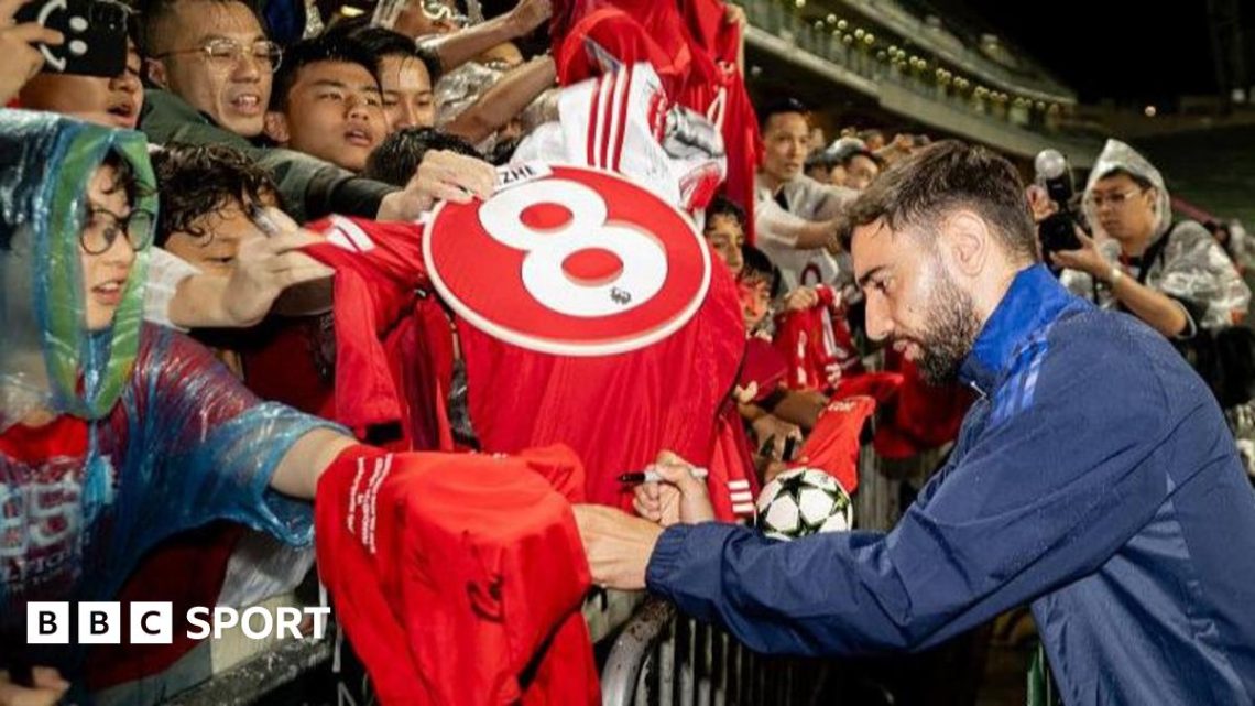 Manchester United’s Bruno Fernandes considering move to Al-Hilal Manchester United’s Bruno Fernandes considering move to Al-Hilal