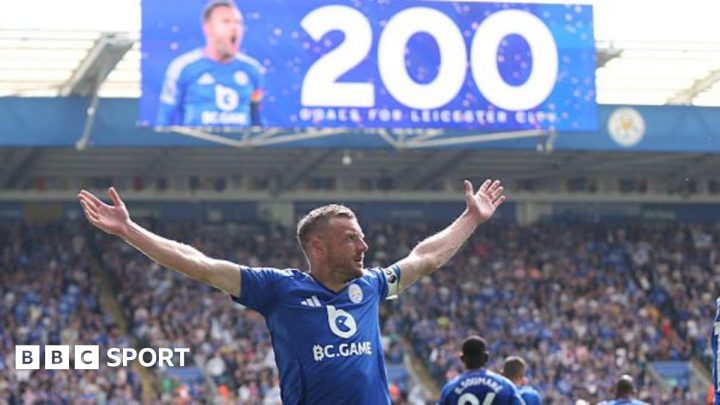 Leicester City 2-0 Ipswich Town: Jamie Vardy scores 200th Leicester goal in farewell win