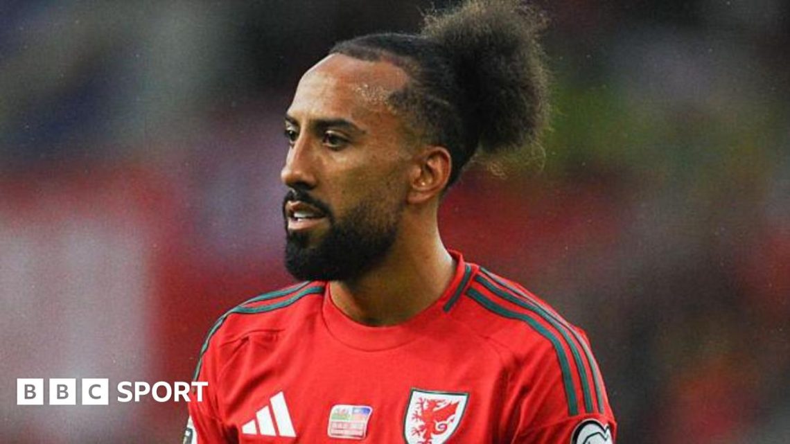 Sorba Thomas: Stoke City sign Wales international winger Sorba Thomas: Stoke City sign Wales international winger