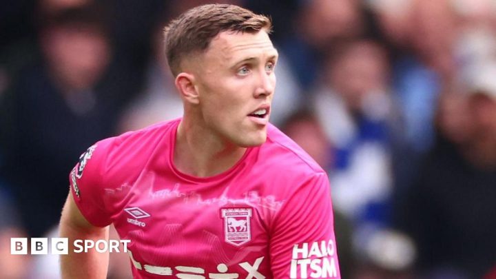 Dara O’Shea: Ipswich defender signs new five-year contract