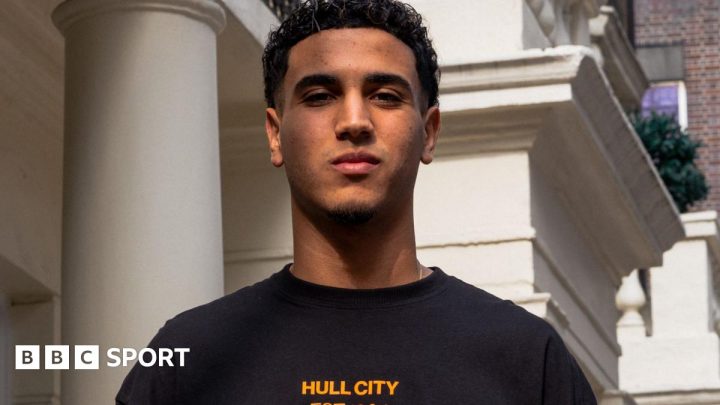 Reda Laalaoui: Hull City sign Moroccan midfielder for undisclosed fee