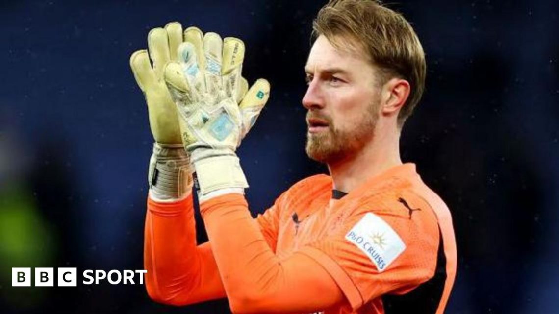 Joe Lumley: Bristol City sign free-agent goalkeeper on two-year deal Joe Lumley: Bristol City sign free-agent goalkeeper on two-year deal