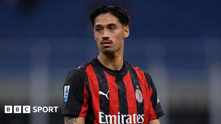 Tijjani Reijnders: Manchester City agree deal to sign AC Milan midfielder