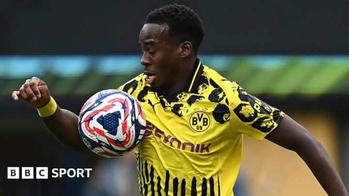 Jamie Gittens: Borussia Dortmund winger set for medical at Chelsea