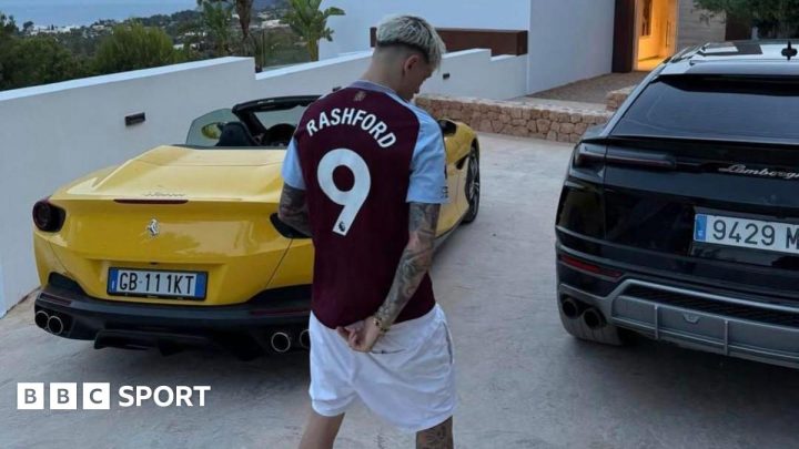 Manchester United’s Alejandro Garnacho posts picture wearing Rashford shirt