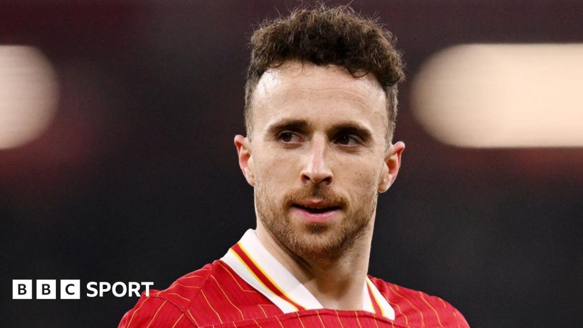 Diogo Jota and Andre Silva: Manchester United lay tribute at Anfield Diogo Jota and Andre Silva: Manchester United lay tribute at Anfield