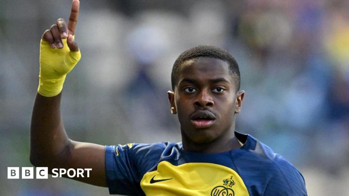 Sunderland transfers: DR Congo midfielder Noah Sadiki signs from Royale Union Saint-Gilloise