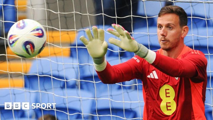 Danny Ward: Wrexham re-sign Wales keeper after Leicester City exit