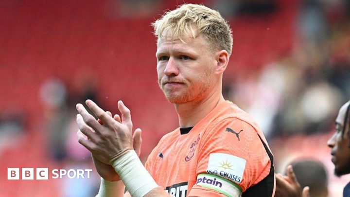 Aaron Ramsdale: Newcastle United open talks to sign Southampton goalkeeper
